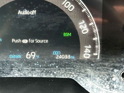 Used 2025 Toyota RAV4 XLE FWD image 23
