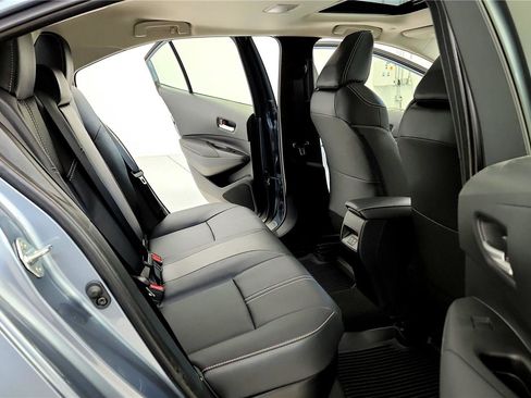 Used 2025 Toyota Corolla XLE image 18