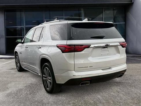 Used 2023 Chevrolet Traverse High Country w/ LPO, 'HIT The Road' Package AWD/4WD image 3