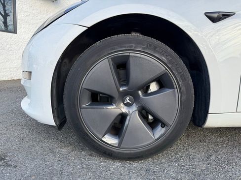 Used 2021 Tesla Model 3 Standard Range Plus image 15
