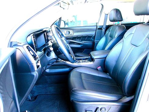 Used 2022 Kia Sorento SX FWD image 13