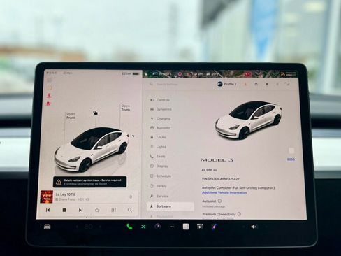 Used 2022 Tesla Model 3 image 18