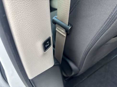 Used 2024 Chrysler Voyager LX FWD image 28