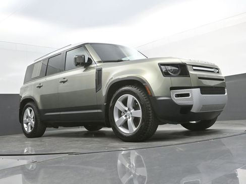 Used 2025 Land Rover Defender 110 S image 38