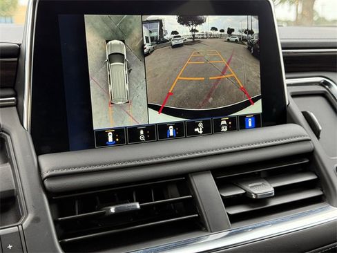 Used 2024 Chevrolet Suburban Z71 w/ Off-Road Capability Package image 16