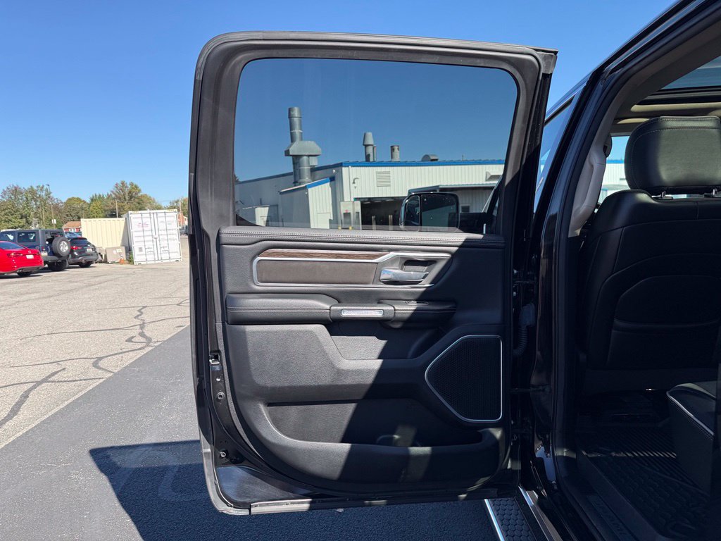 Used 2020 RAM 1500 Laramie AWD/4WD image 11