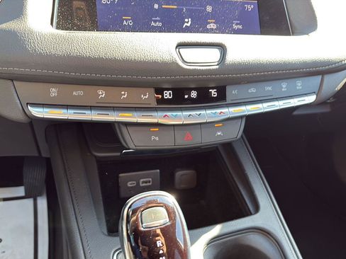 Used 2023 Cadillac XT4 Premium Luxury image 22