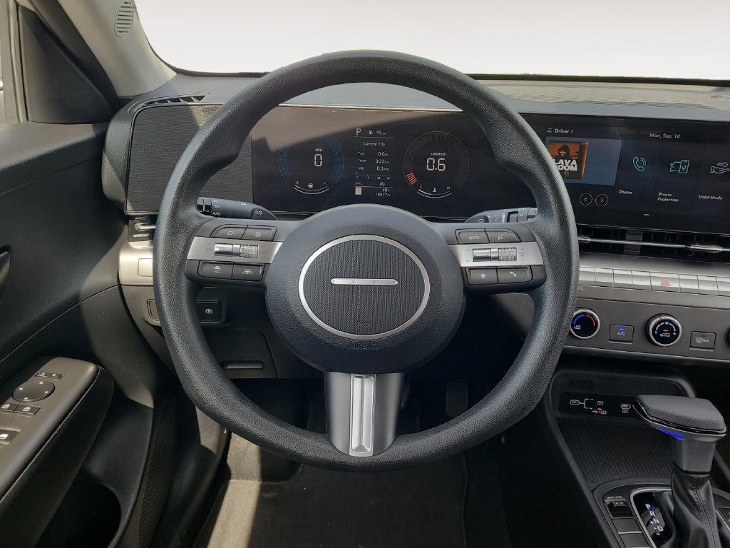 Used 2026 Hyundai Kona SE FWD image 12
