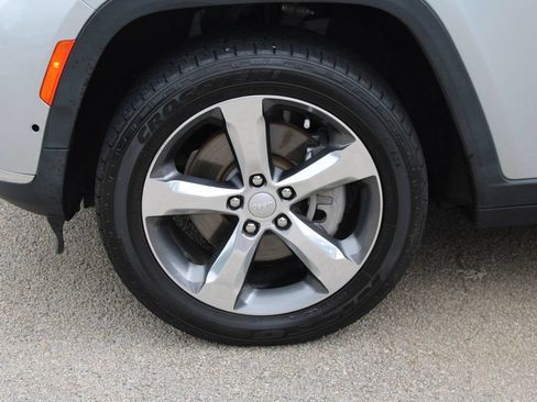 Used 2021 Jeep Grand Cherokee L Limited w/ Luxury Tech Group II AWD/4WD image 44