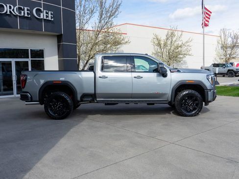 New 2026 GMC Sierra 2500 AT4 w/ AT4 Premium Plus Package AWD/4WD image 8