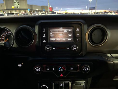 Used 2020 Jeep Gladiator Sport w/ Quick Order Package 24S image 23