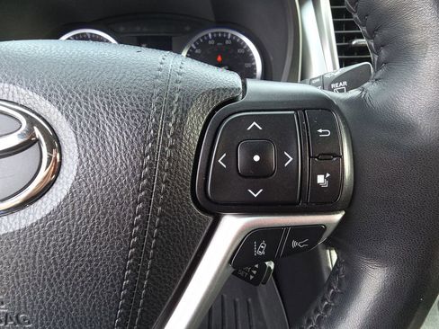 Used 2019 Toyota Highlander Limited Platinum image 19