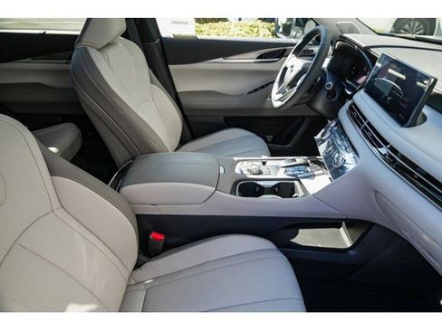 New 2026 INFINITI QX60 Luxe w/ Cargo Package image 15