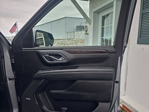 Used 2023 Chevrolet Tahoe LT w/ Luxury Package image 26