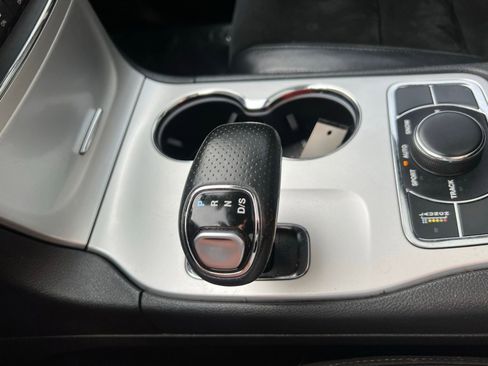 Used 2015 Jeep Grand Cherokee SRT w/ Luxury Group II image 41