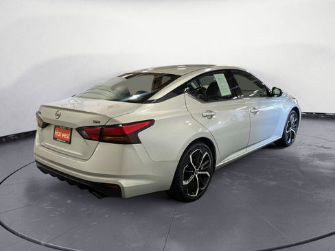 Used 2024 Nissan Altima 2.5 SR FWD image 7