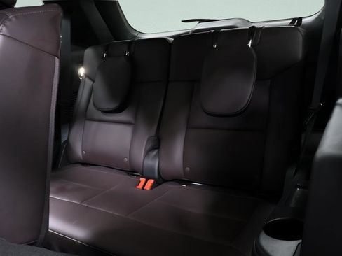 Used 2025 Ford Explorer Platinum image 26