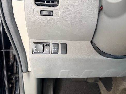 Used 2012 Nissan Frontier SV w/ SV Premium Utility Pkg AWD/4WD image 18