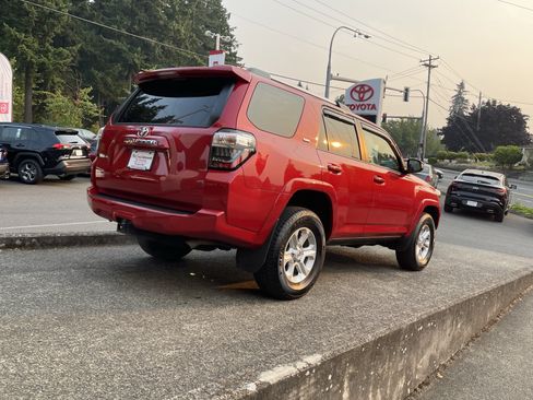 Certified 2024 Toyota 4Runner SR5 AWD/4WD image 7