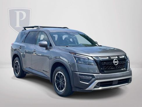 Used 2024 Nissan Pathfinder Rock Creek AWD/4WD image 2