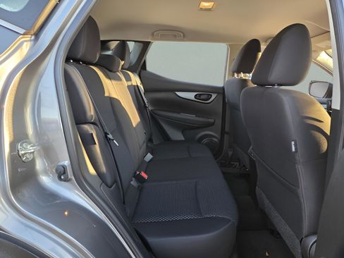 Certified 2021 Nissan Rogue Sport S image 10