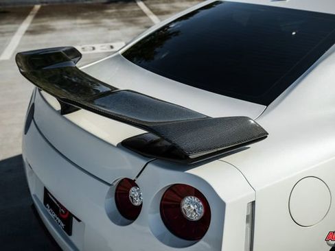 Used 2014 Nissan GT-R Premium image 36