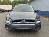 Used 2018 Volkswagen Tiguan S image 3