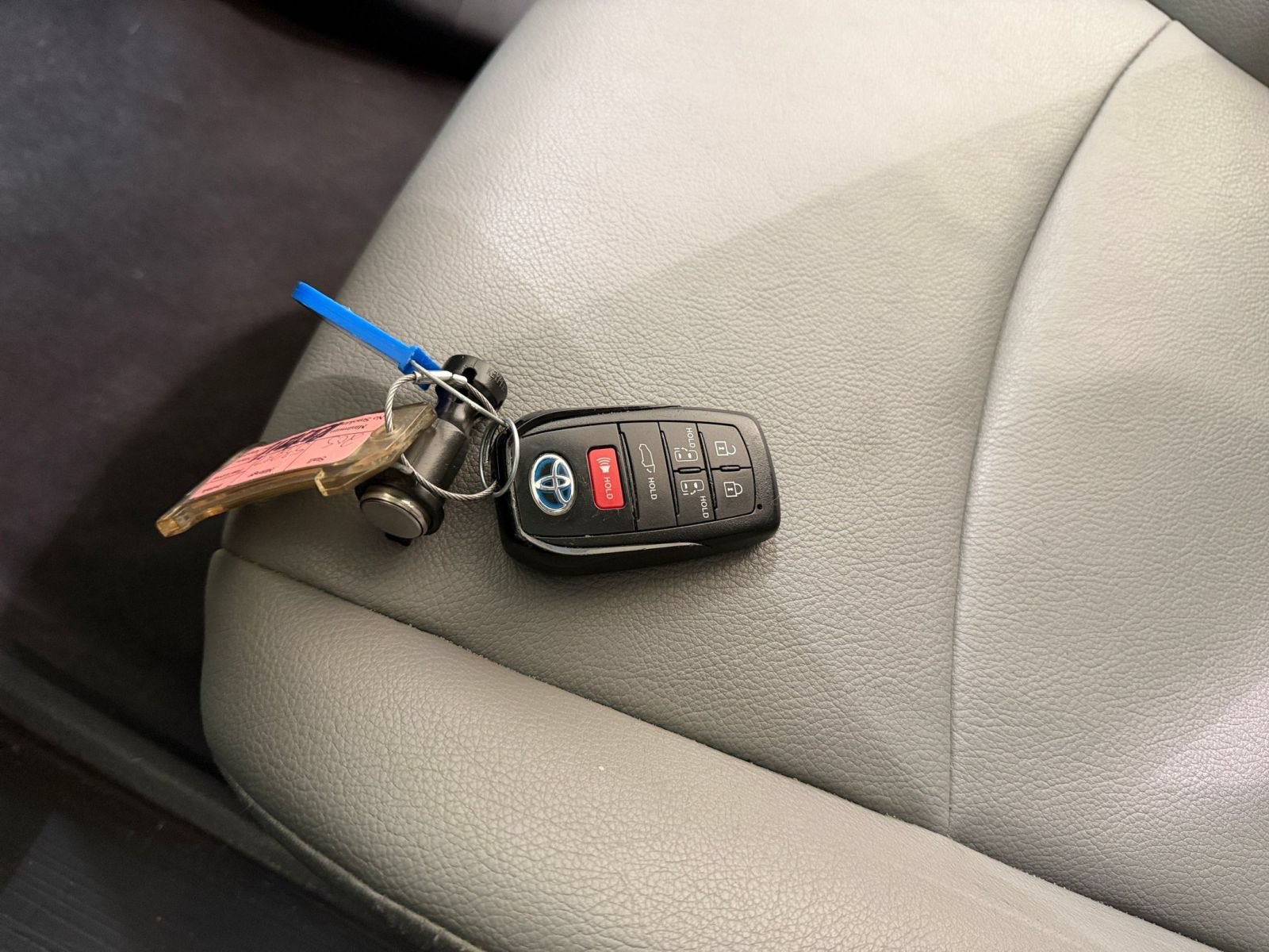 Used 2025 Toyota Sienna XLE FWD image 20