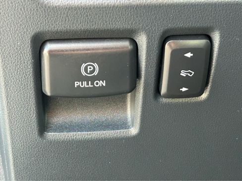 Used 2022 Ford F150 Lariat w/ Equipment Group 502A High AWD/4WD image 22
