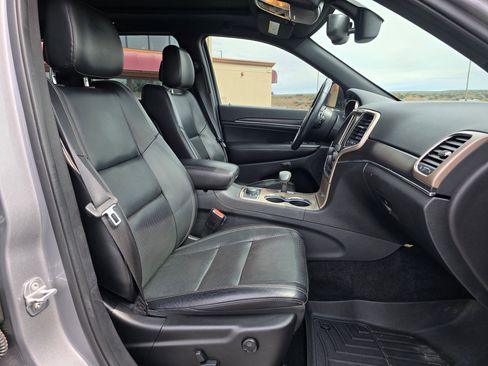 Used 2015 Jeep Grand Cherokee Limited w/ Luxury Group II AWD/4WD image 48