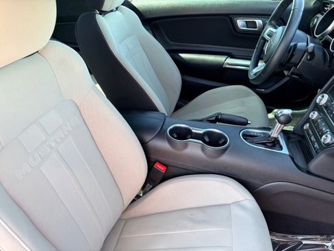 Used 2019 Ford Mustang Coupe image 28