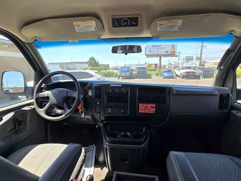 Used 2006 Chevrolet Express 3500 LS Extended Van 3D w/ LT Preferred Equipment Group image 13