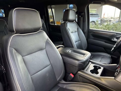 Used 2023 Chevrolet Suburban Premier image 13