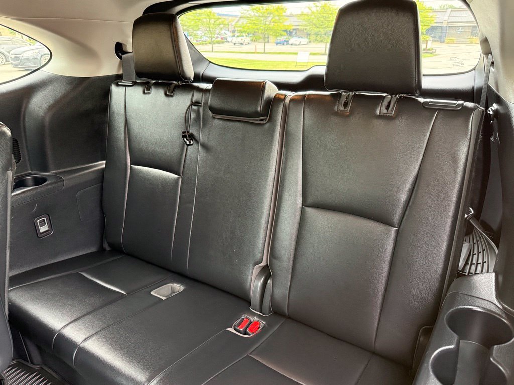 Used 2021 Toyota Highlander XLE AWD/4WD image 15