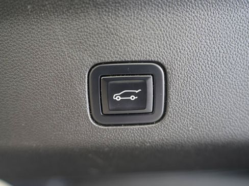 Used 2023 GMC Yukon XL Denali Ultimate AWD/4WD image 39
