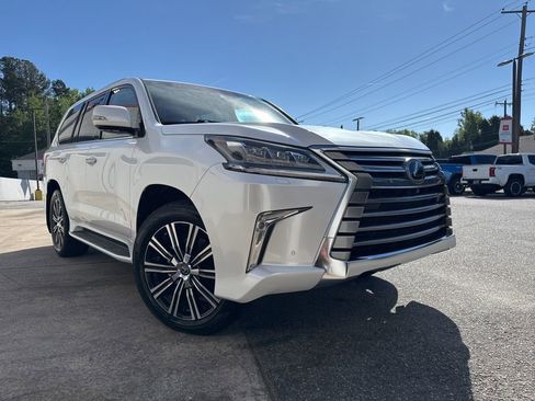 Used 2021 Lexus LX 570 4WD w/ Luxury Package image 7