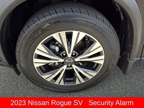 Used 2023 Nissan Rogue SV w/ SV Premium B Package FWD image 9