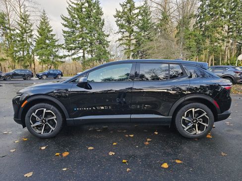 New 2026 Chevrolet Equinox EV LT image 8