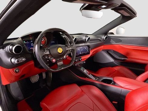 Certified 2020 Ferrari Portofino RWD image 9