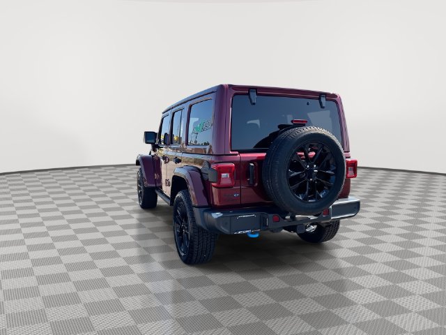 Used 2022 Jeep Wrangler Unlimited Sahara w/ Cold Weather Group AWD/4WD image 9