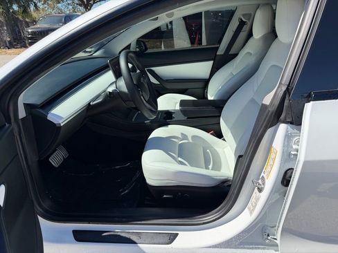 Used 2021 Tesla Model 3 Performance image 17