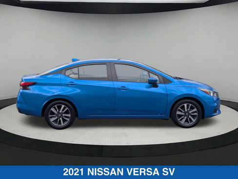 Used 2021 Nissan Versa SV FWD image 2