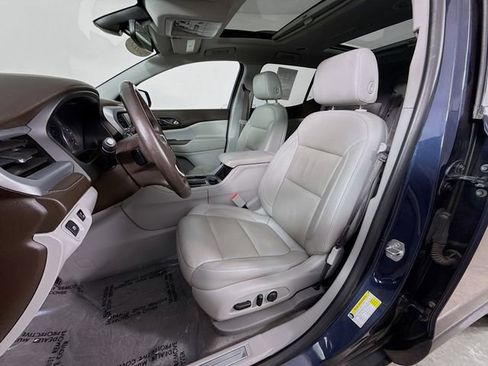 Used 2019 GMC Acadia SLT image 21