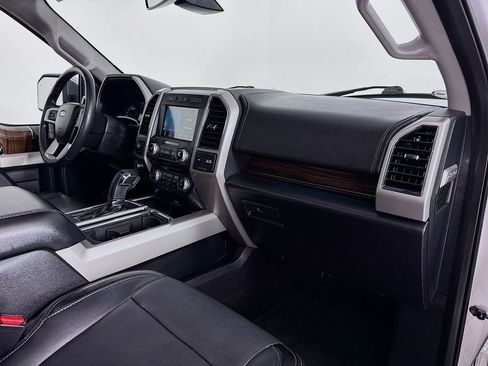 Used 2017 Ford F150 Lariat w/ Equipment Group 502A Luxury AWD/4WD image 31