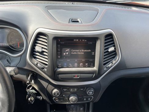 Certified 2016 Jeep Cherokee Trailhawk AWD/4WD image 18