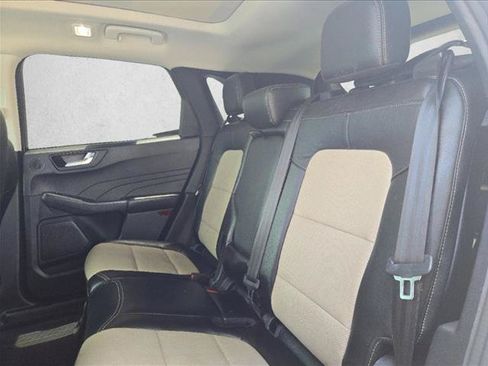 Certified 2022 Ford Escape Titanium w/ Titanium Premium Package FWD image 18
