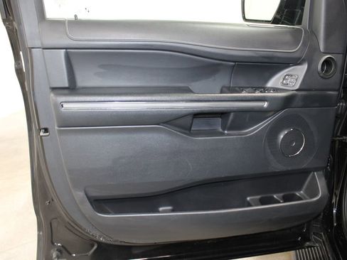 Used 2024 Ford Expedition Max XLT image 18