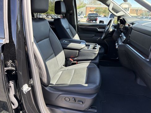 Used 2025 GMC Sierra 1500 SLT image 13