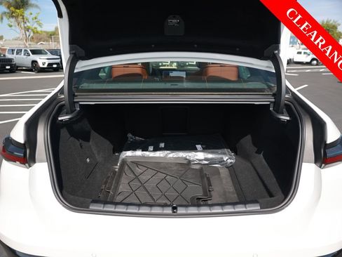 Used 2025 BMW i7 M70 w/ Executive Package image 39