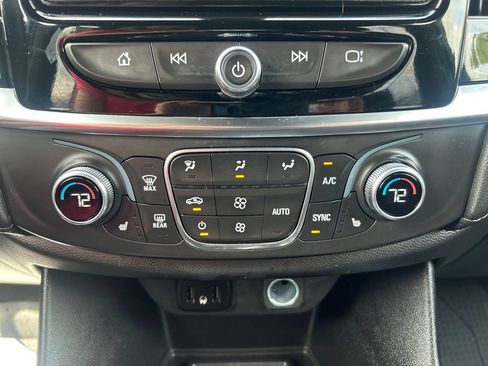 Used 2024 Chevrolet Traverse LT FWD image 29